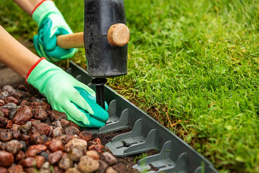 Learn How To Install Plastic Lawn Edging With 15 Steps